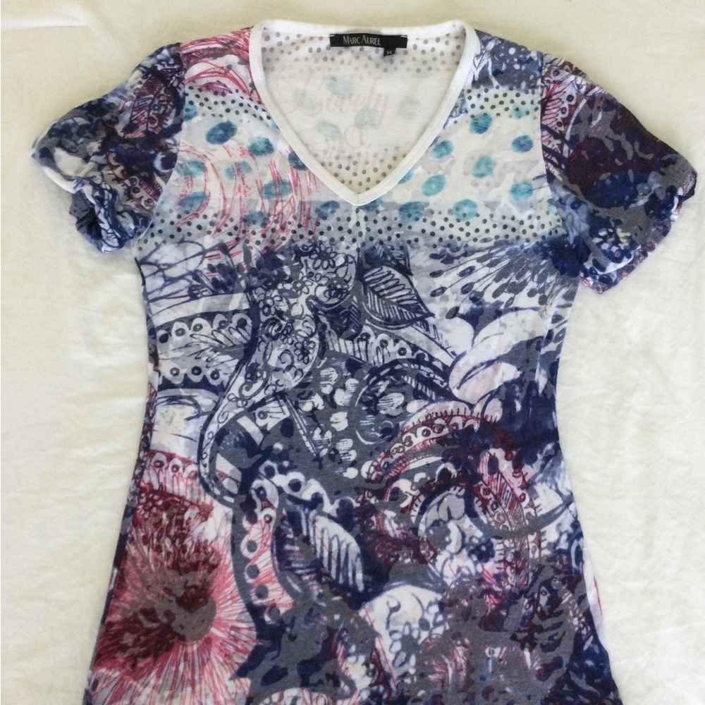 PRICE DROP! Pretty Summer V-Neck Top